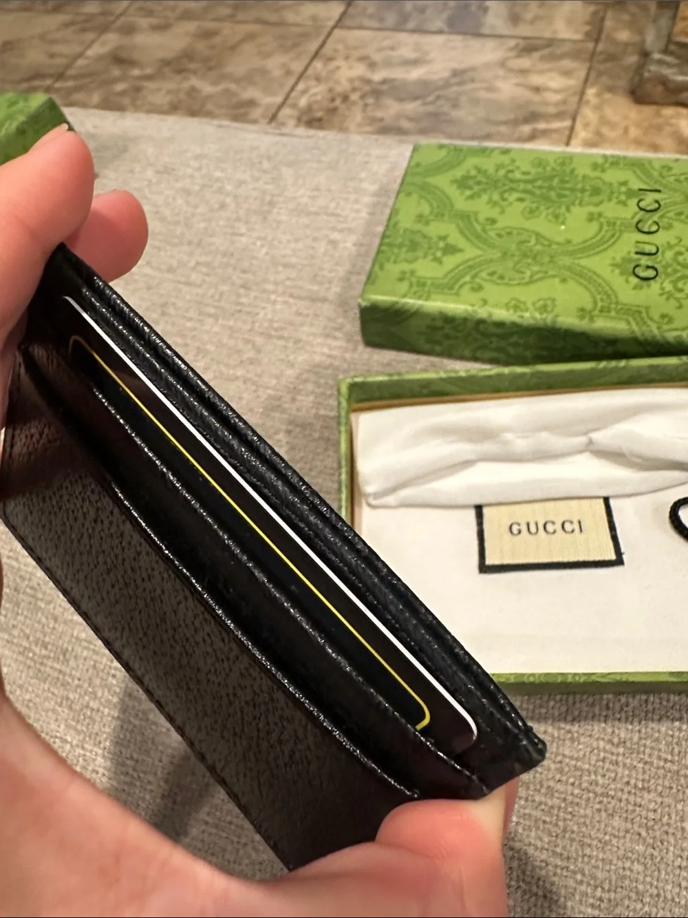 Quangchau compact leather